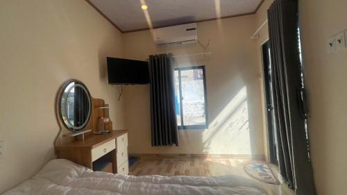King Room with Balcony