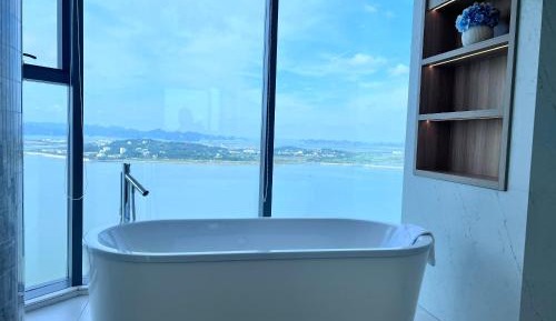 Two-Bedroom Apartment with Balcony and Sea View