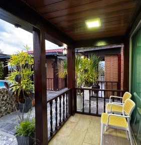 Queen Room with Pool View