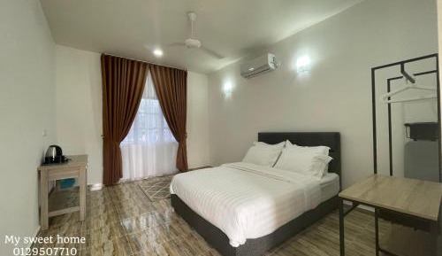 Deluxe Queen Room