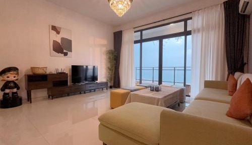 Four-Bedroom Apartment with Balcony 