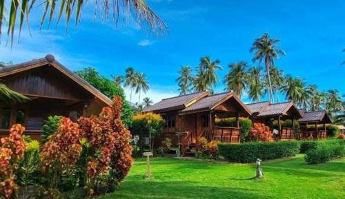 Bungalow with Garden View