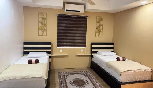 Twin Room with Private Bathroom