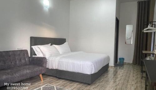 Deluxe King Room