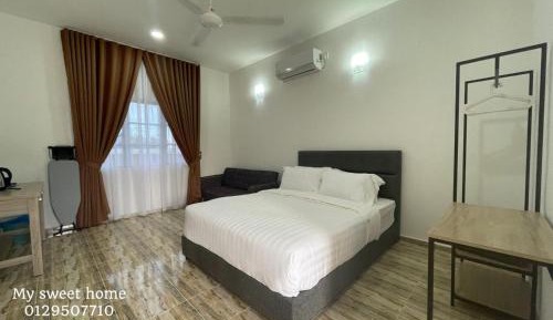 Queen Room