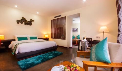 Cabana Spa Suite