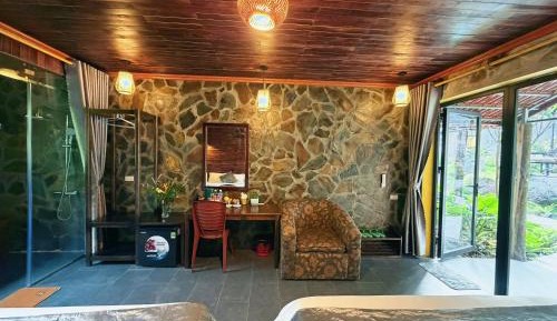 Family Room with Mountain View