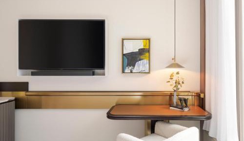 Essential King Room with Tower View