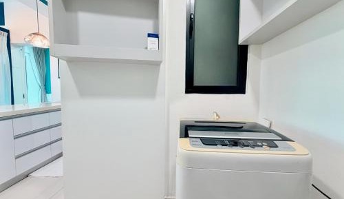 One-Bedroom Apartment with View