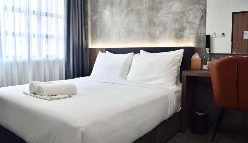 Deluxe Queen Room