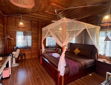 Deluxe Bungalow with Garden View