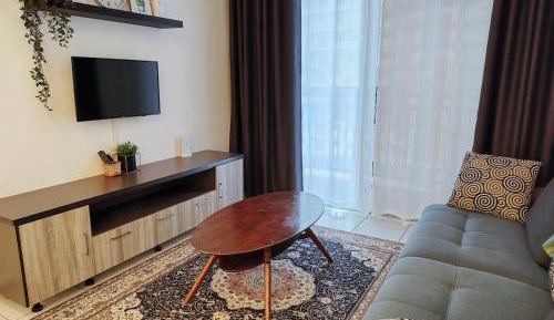 Three-Bedroom Apartment with Balcony