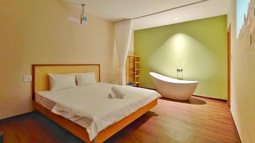 King Room with Spa Bath
