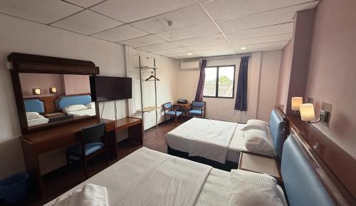 Deluxe Family Room