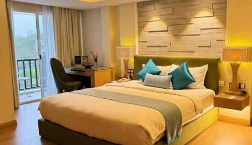 Superior King Room