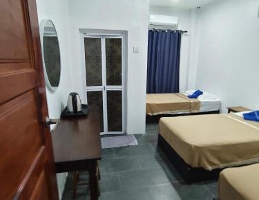 Economy Triple Room