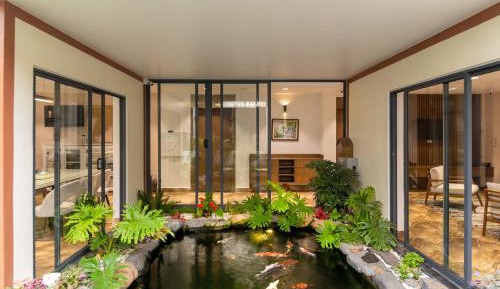 Villa with Garden View