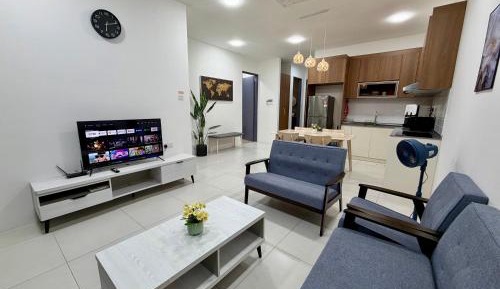 Three-Bedroom Apartment with Balcony