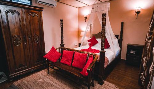 Deluxe Queen Room
