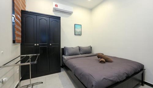 Deluxe Queen Suite