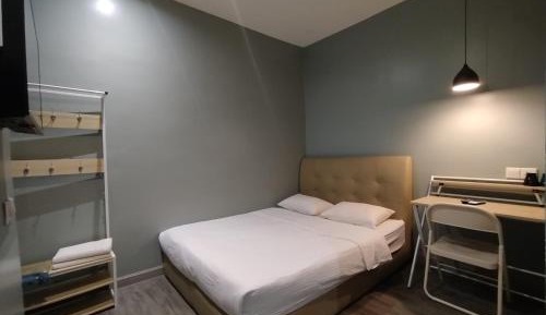 Standard Queen Room