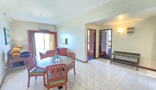 Two-Bedroom Deluxe Apartment with Balcony