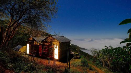 Single Room with Mountain View