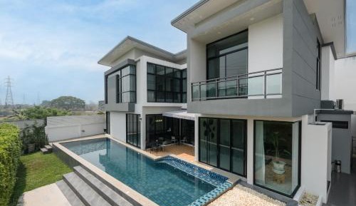 Six-Bedroom House