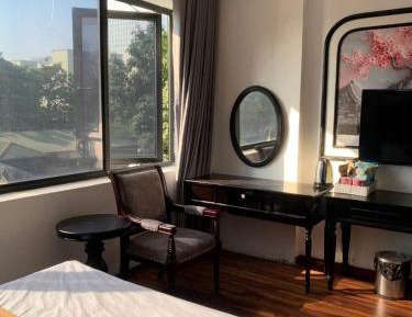 Deluxe Queen Room