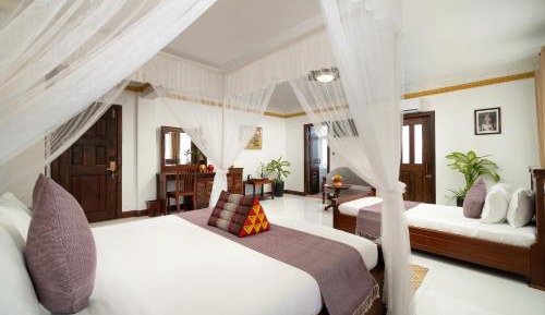 Bronam Suite + Bus station both ways + Laundry + Mini Bar + 1 time meal