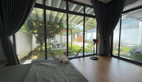 Deluxe Room (2 Adults + 1 Child)
