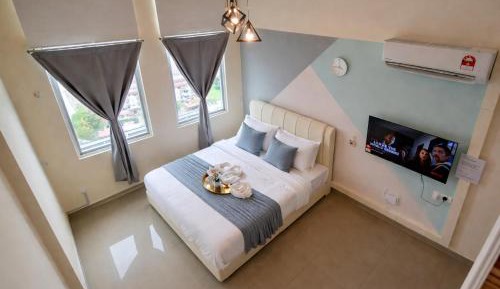 King Studio with Sofa Bed