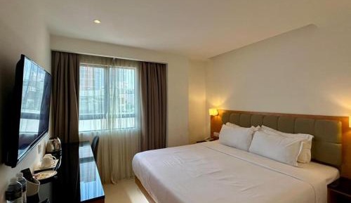 Deluxe King Suite