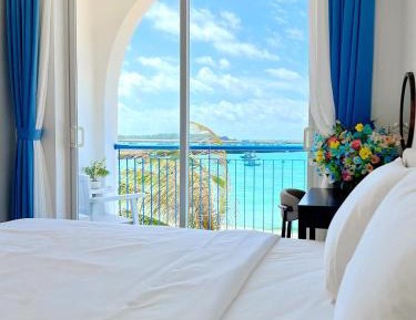 Family Room with Sea View
