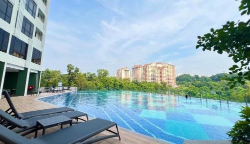 Three-Bedroom Premium Apartment with Balcony