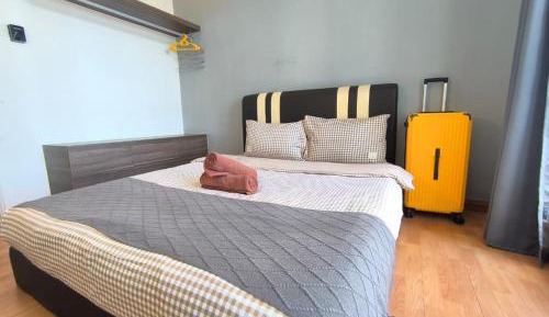 One-Bedroom Apartment with Balcony