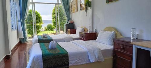 Queen Room with Two Queen Beds