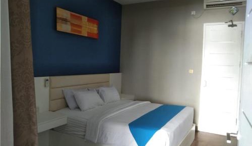 Deluxe Room (2 Adults + 1 Child)