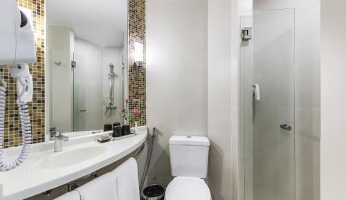 Standard Queen Room with Sea View