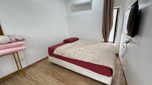 Single Bed in Dormitory Room