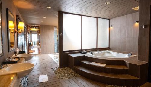 Seroja Suite