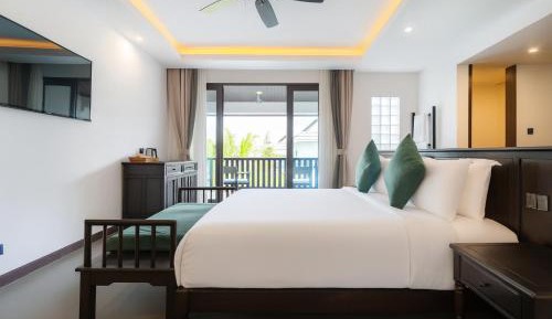 Deluxe Double Room with Balcony
