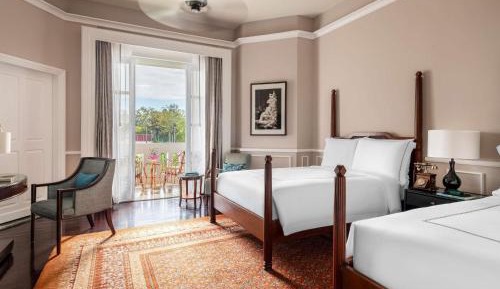 Landmark Twin Room with Pool View
