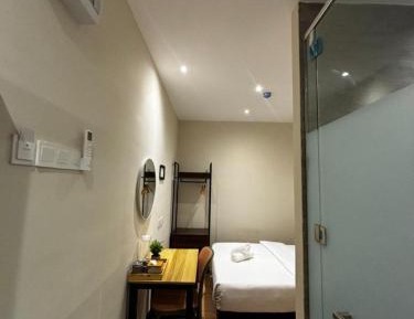 Standard Queen Room