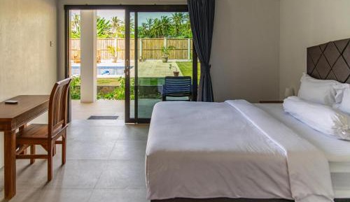 Double Room with Pool View