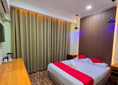 Deluxe Queen Room