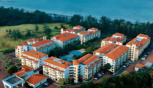 One-Bedroom Apartment with Balcony and Mountain View  