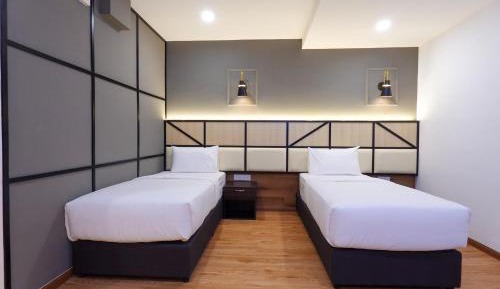 Superior Twin Room with Window