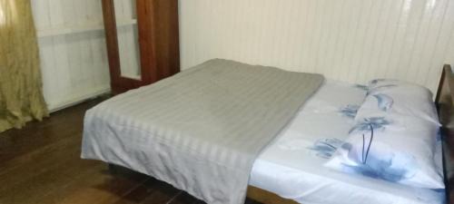Standard Twin Room with Shared Bathroom