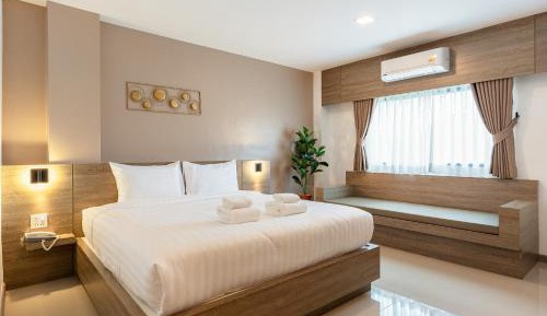 Deluxe King Room